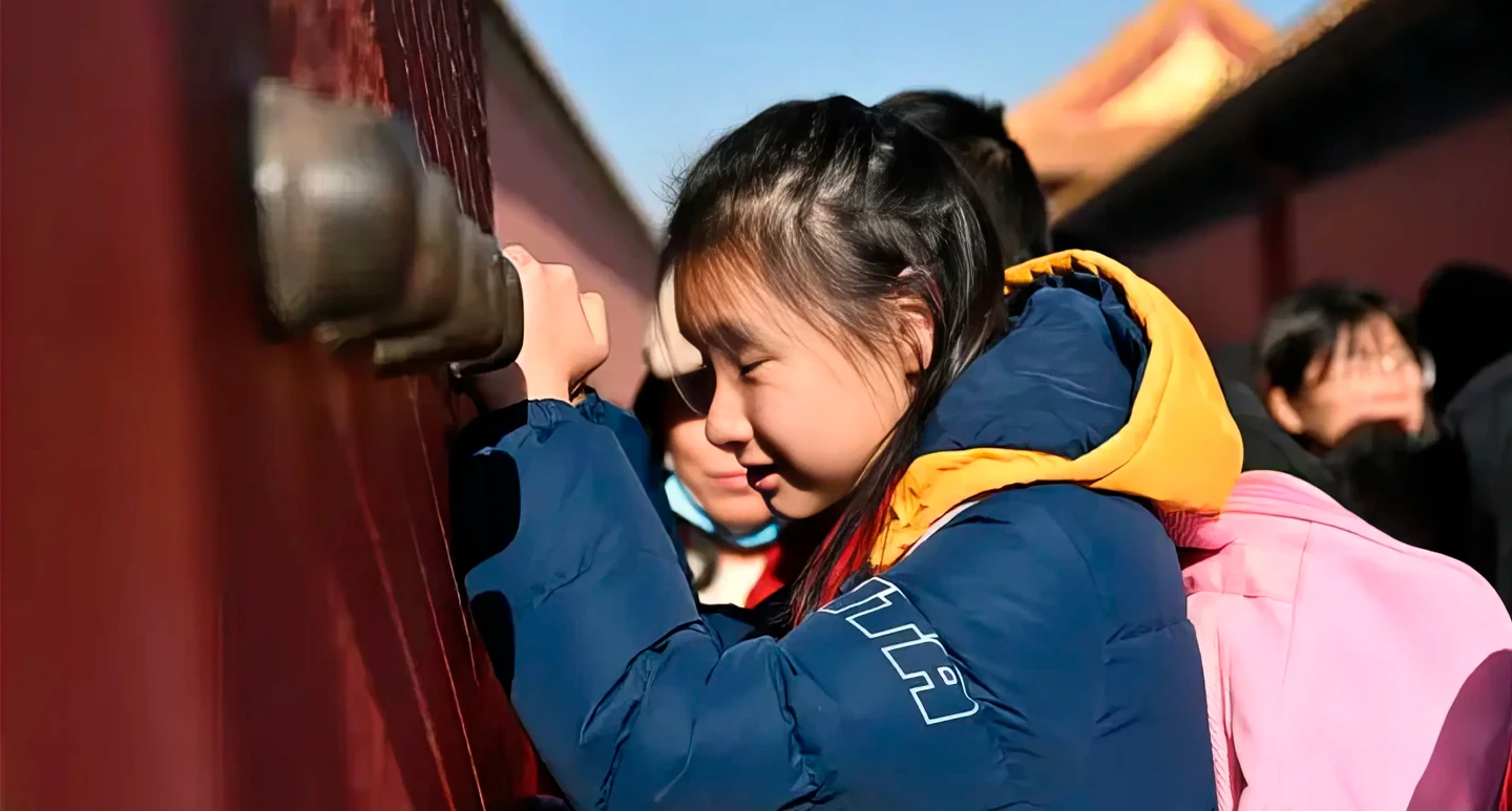 นักวิทย์จีนเปิดตัว ‘จอประสาทตาเทียม’ แบบใหม่ ฟื้นความหวังคนตาบอด ขยายการมองเห็นถึงอินฟราเรด