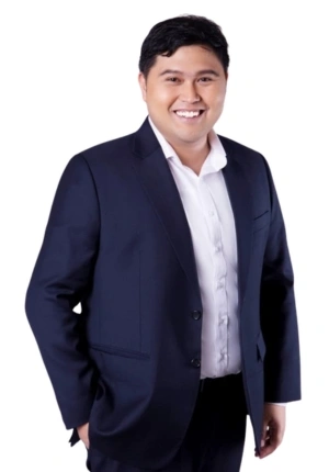 สุรนาม พานิชการ